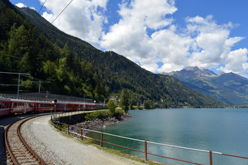Obraz na płótnie Canvas Bernina train through the Alps