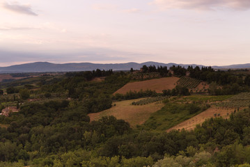Fototapeta na wymiar View of the Tuscan landscape near San Gimignano early in the morning