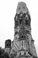 Der im Krieg zerstörte Turm der Kaiser Wilhelm Gedächtniskirche in der Hauptstadt Berlin,...