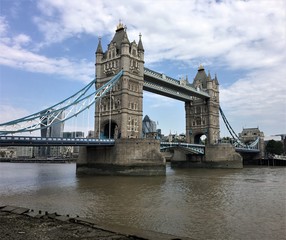 Obraz na płótnie Canvas tower bridge in london