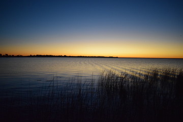 Por do sol no lago