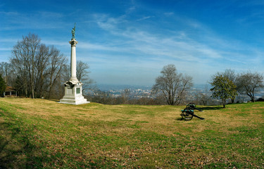 Cravens  House & NY Monument