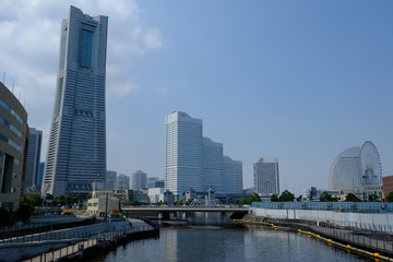 Obraz premium Yokohama Japan - Yokohama Landmark Tower and Ooka River