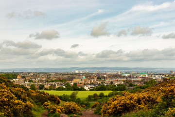 Obraz premium View of the City of Edinburgh, Scotland from Holyrood Park and Arthur's Seat