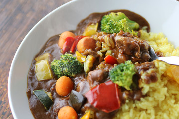 夏の野菜たっぷりのカレーライス