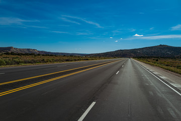 Fototapeta na wymiar Scenic highway in Arizona-Utah, America.