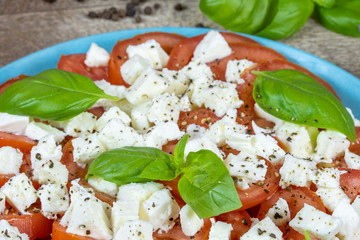 assiette de tomates et fromage mozzarella