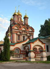 Fototapeta na wymiar Church of Nicholas Wonderworker on Bersenevka, 17th century, Moscow, Russia