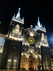 BA&Ntilde;OS. ECUADOR.  BasIlica CatOlica Nuestra Se&ntilde;ora del Rosario de Agua Santa