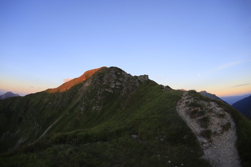 Tatry Zachodnie o zachodzie słońca