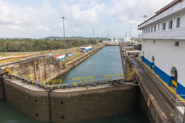 Fototapeta premium Views of the second of the Gatun Locks of the Panama Canal, Panama
