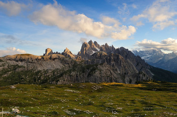 Die Berge rund um die Drei Zinnen in den Dolomiten	