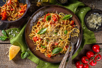 Pasta bucatini amatricana