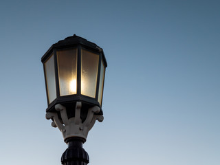 Fototapeta na wymiar Old style english street lamp 