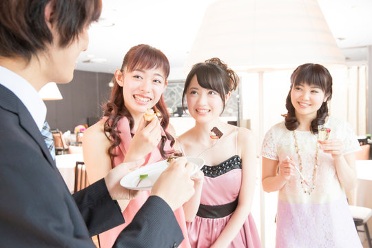 立食パーティー Photos Royalty Free Images Graphics Vectors Videos Adobe Stock