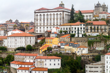 Fototapeta na wymiar Ciudad de Oporto, pais de Portugal