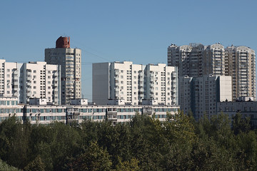 Fototapeta na wymiar high-rise buildings on the outskirts of the city