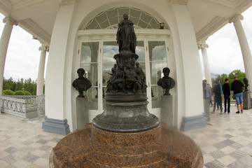 St. Petersburg. Cities of Russia. Petersburg architecture. Petersburg parks and museums. Summer in St. Petersburg. Travel across Russia.