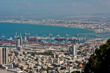 A panoramic bird's eye view of Haifa.