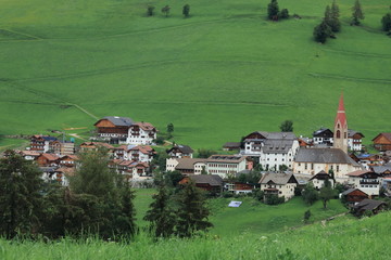 Fototapeta na wymiar Panorama della Val Pusteria a Marebbe