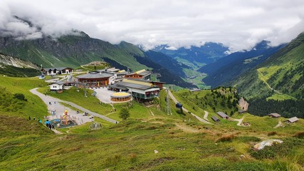 Fototapeta na wymiar summer resort in the alps