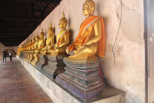 buddha statue in wat phra kaew