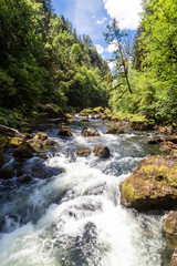 Les gorges du Doubs, en Franche-Comté, le long de la frontière entre la France et la Suisse