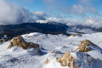 Panorama depuis le sommet de la Dole, le point culminant du massif du Jura et de la station des...