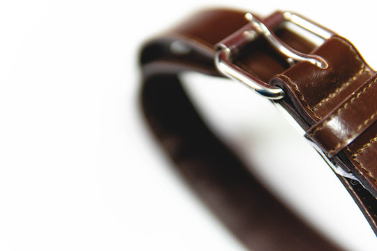 Elegante cintur&oacute;n caf&eacute; de hombre