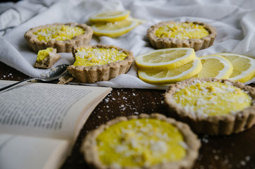 Vegan Lemon Curd - Delicious desserts with lemon - Moody Photography