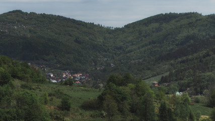 Fototapeta na wymiar Wiosenny krajobraz Beskidu Żywieckiego 