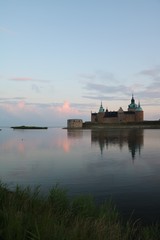 Sun is going down at Castle Kalmar in the city of Kalmar, Sweden © ClaraNila