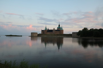Dusk at Kalmar Castle in the city of Kalmar, Sweden © ClaraNila