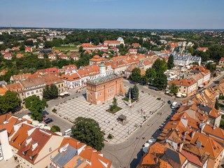 Obraz premium SANDOMIERZ, POLAND - 2020 August 25 : Aerial view of medieval old town with town hall tower, gothic cathedral. Popular tourist destination in Poland.