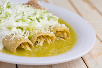 Enchiladas de pollo en primer plano