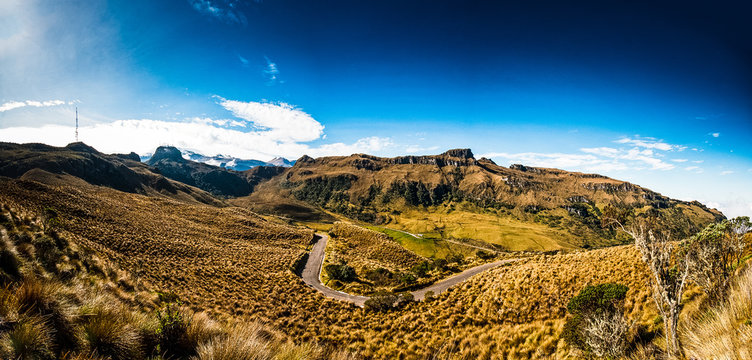 Paisajes del parque Nacional los Nevados PNN, nevado del Ruiz, el Cisne, montalas de Colombia, Antioquia, Quindio, Caldas y Risaralda
