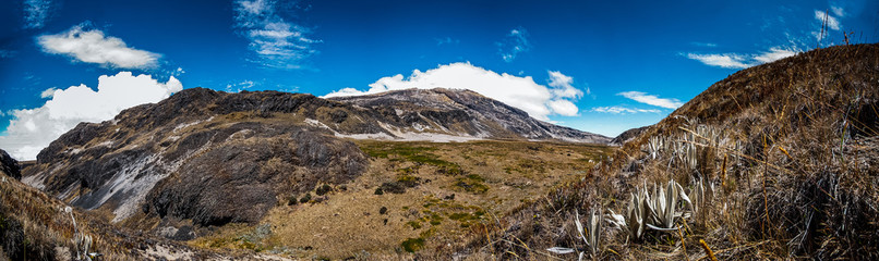 Paisajes del parque Nacional los Nevados PNN, nevado del Ruiz, el Cisne, montalas de Colombia, Antioquia, Quindio, Caldas y Risaralda