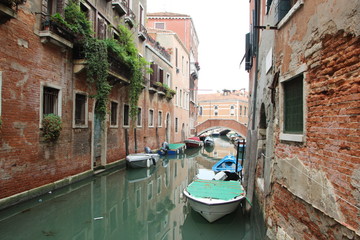 Fototapeta na wymiar Venetian canal scene, Venice, Italy.