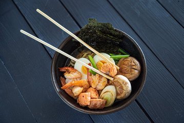 ramen with shrimps and vegetables