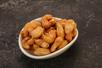 Cashew heap in the bowl