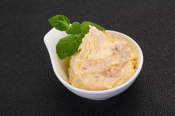 Curd with dry apricot