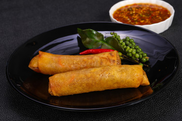 Deep fried spring roll with prawn