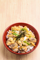 アサリの玉子とじ丼
