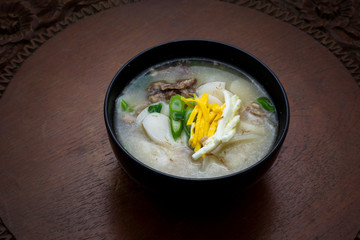 Korean food rice cake and Dumpling Soup, Sagol Tteok Mandu Guk