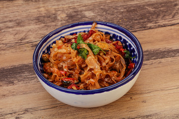 Asian wok noodle with mussels