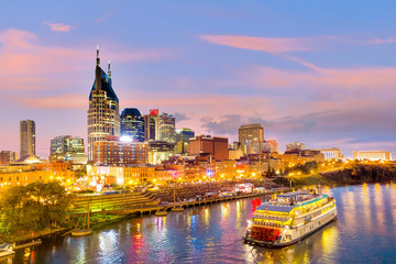 Fototapeta na wymiar Nashville, Tennessee downtown skyline at twilight