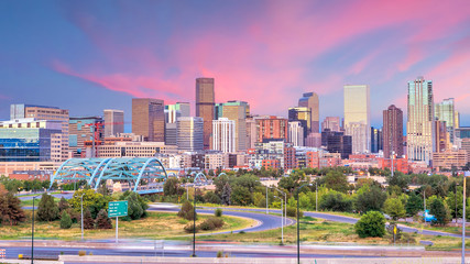 Panorama of Denver skyline at twilight. - obrazy, fototapety, plakaty