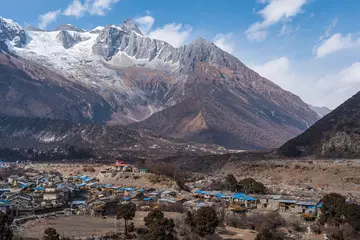 Cercles muraux Manaslu Samagaun village, biggest village in Manaslu circuit trekking route, Himalaya mountains range in Nepal