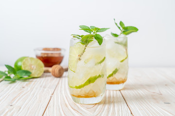 iced honey and lime soda with mint