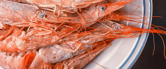 frozen king prawns, macro background seafood, fresh red prawns